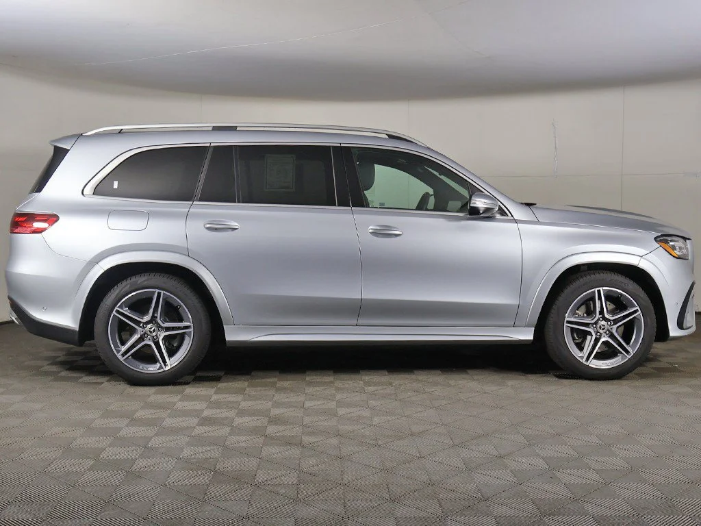 Used 2025 Silver Mercedes-Benz GLS 450 image 22