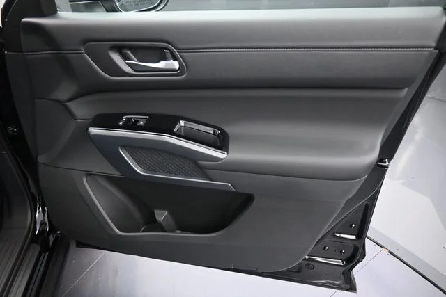 New 2026 Black Nissan SL image 11