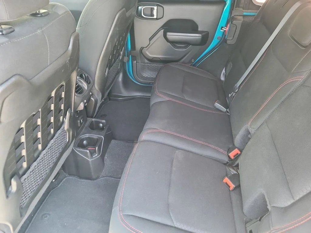 Used 2020 Bikini Pearlcoat Jeep Unlimited Rubicon image 32