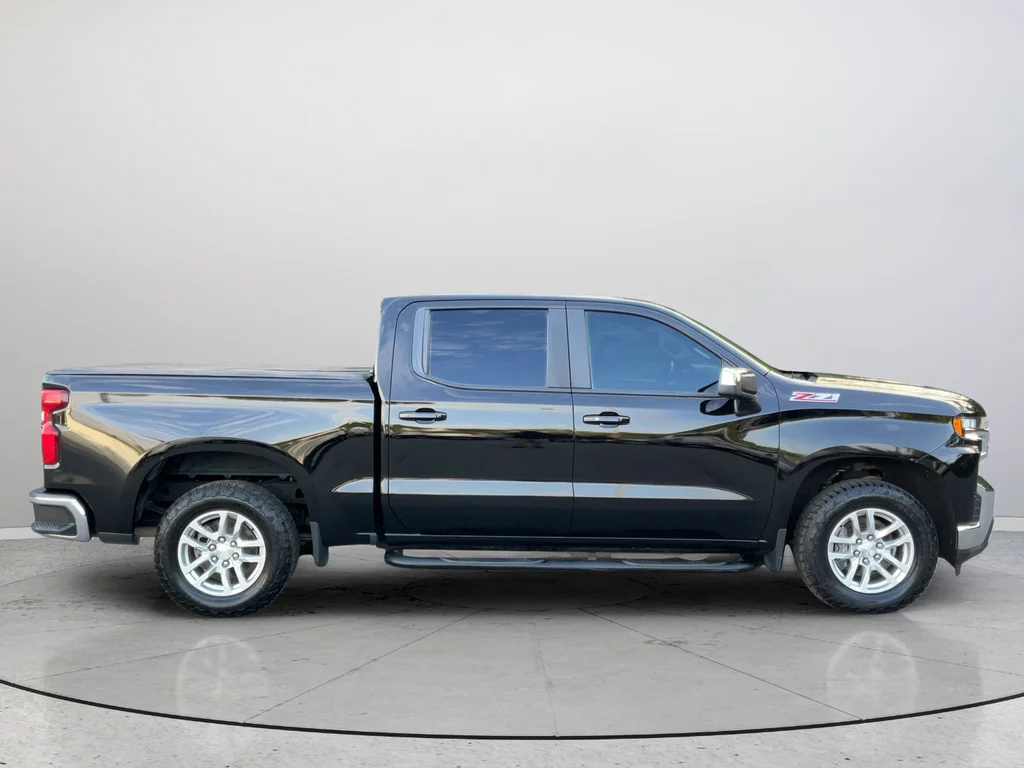 Used 2021 Black Chevrolet LT image 6