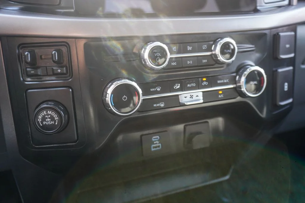 Used 2024 Blue Ford XLT image 21