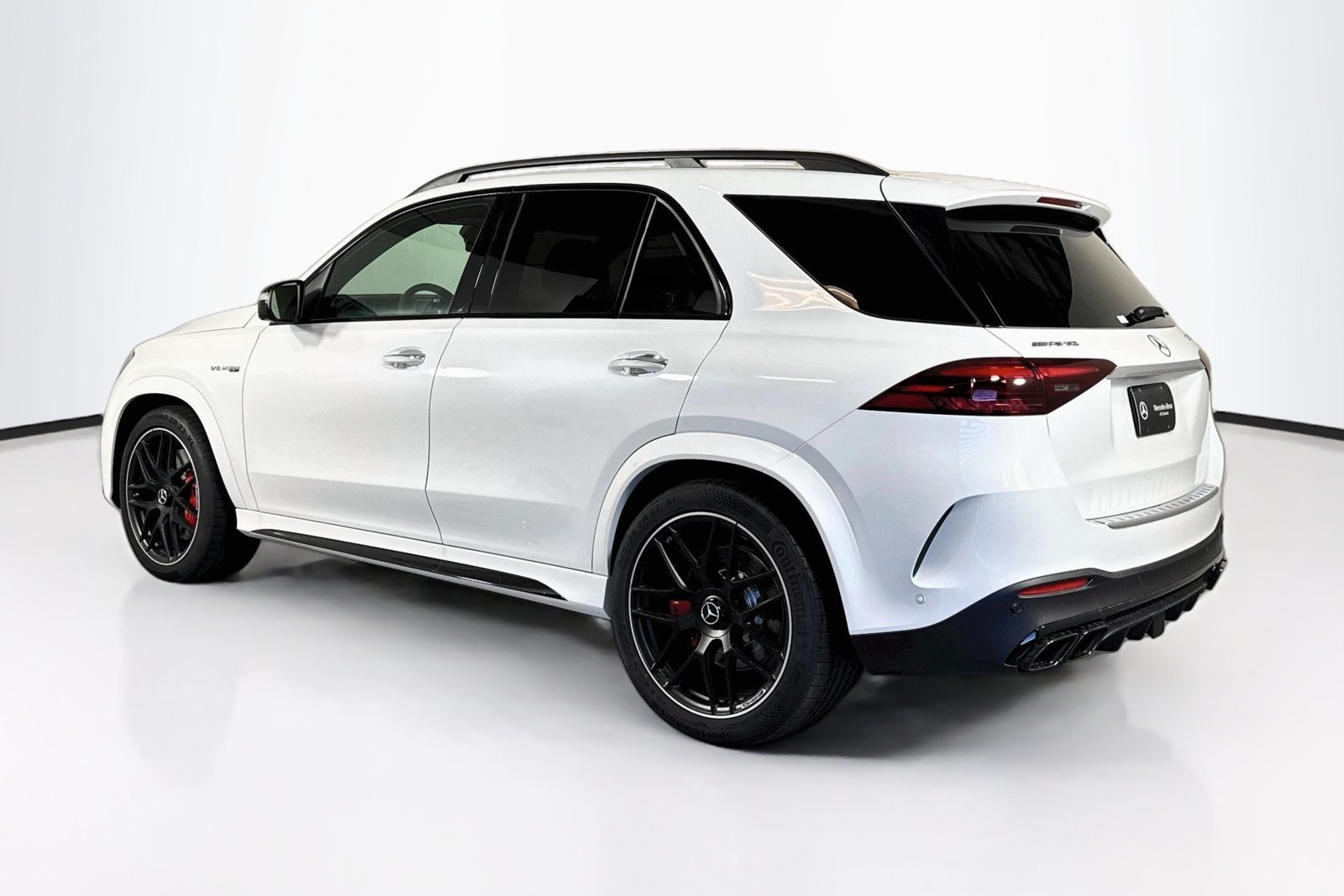 New 2026 MANUFAKTUR Moonlight White Metallic Mercedes-Benz AMG® GLE 63 S image 7