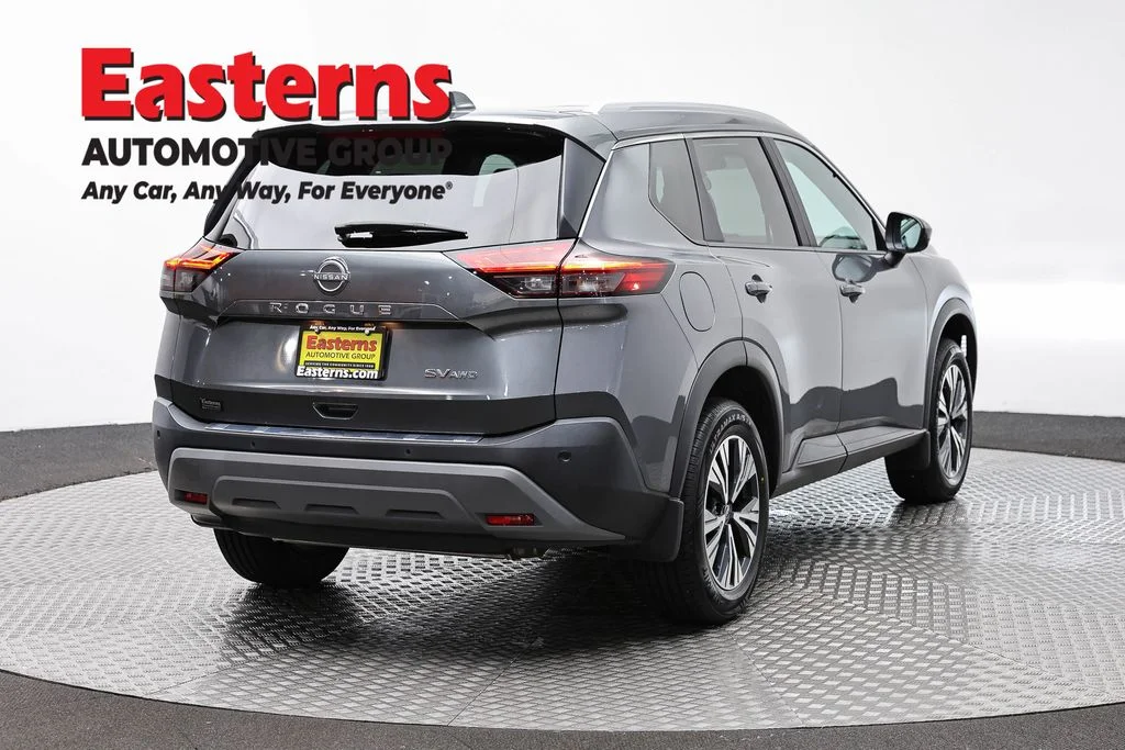 Used 2023 Gray Nissan SV image 5
