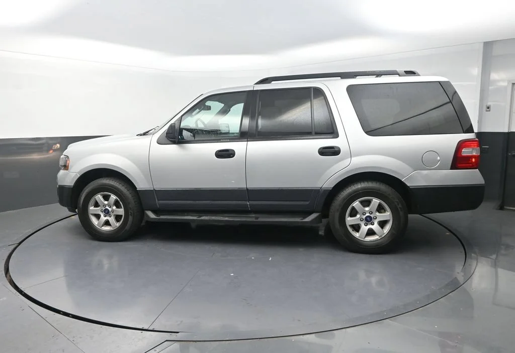 Used 2017 Silver Ford XL image 6