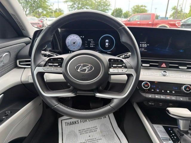 Used 2023 Fluid Metal Hyundai Limited image 24