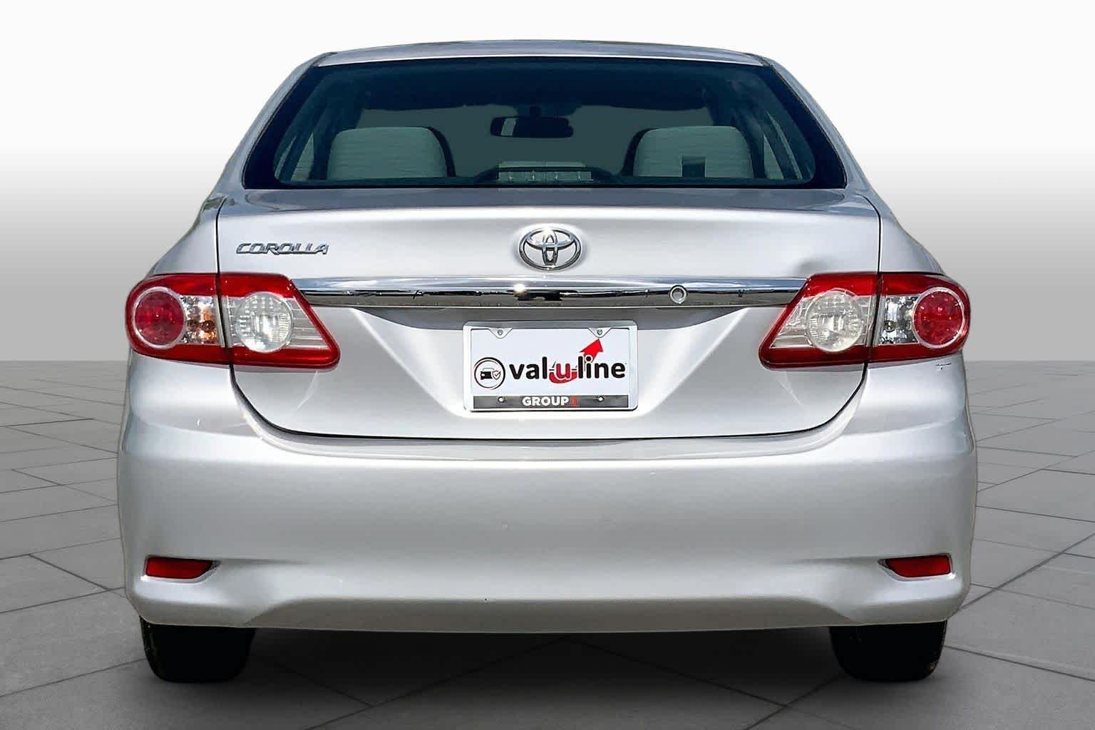 Used 2013 Classic Silver Metallic Toyota L image 5