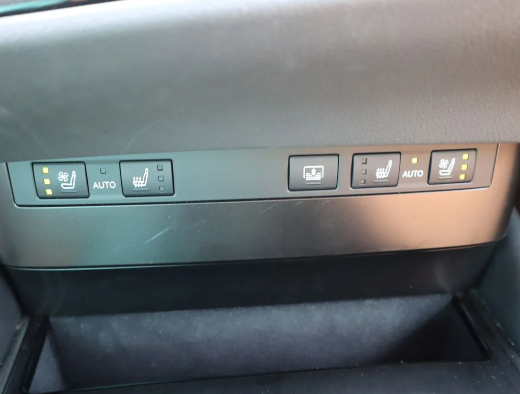 Used 2023 White Lexus 350 image 25