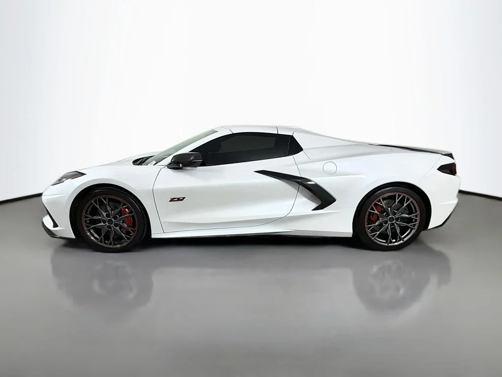 Used 2023 White Chevrolet Stingray image 8
