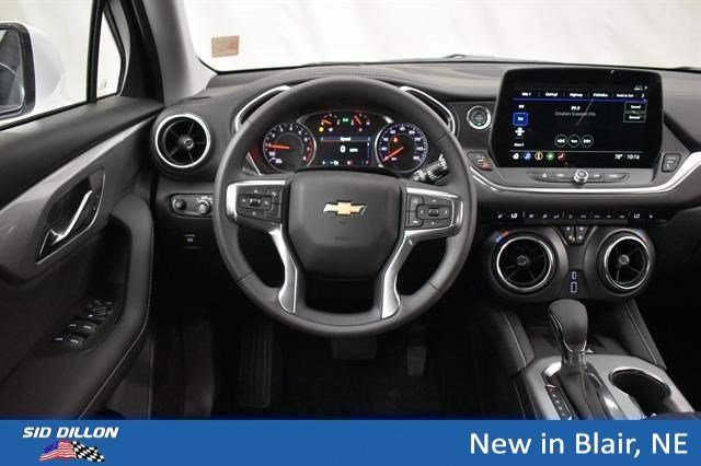 New 2026 Summit White Chevrolet 2LT image 4