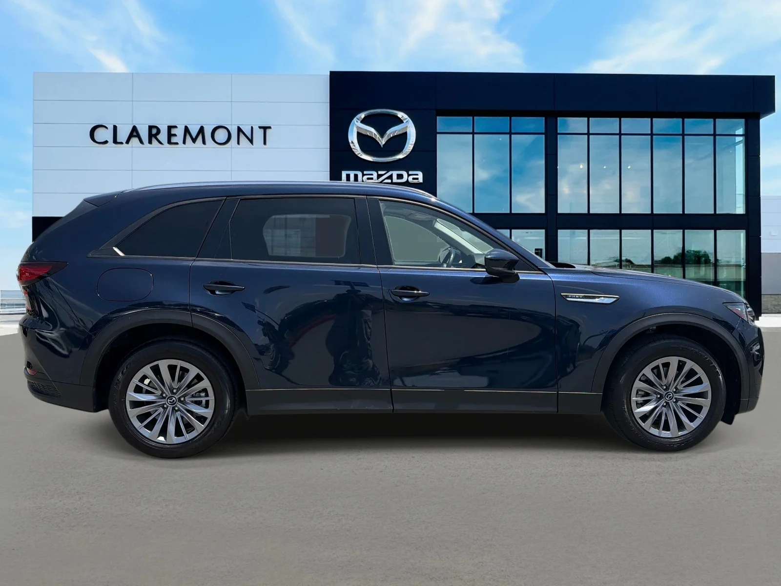 Used 2024 DEEP CRYSTAL BL Mazda Preferred AWD image 4