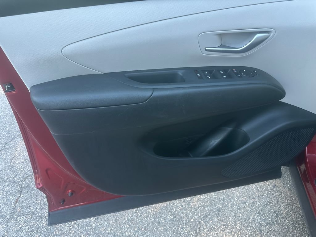 Used 2025 Red Hyundai SEL image 9
