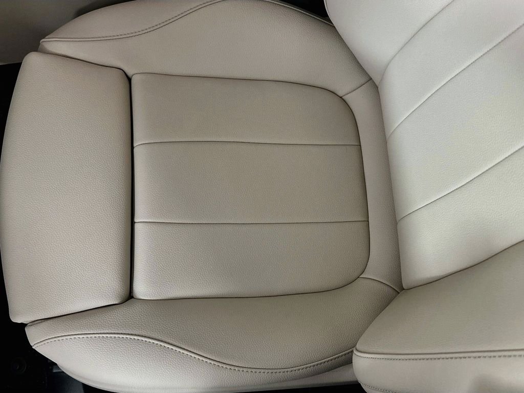 New 2026 Mountain Grey Metallic Mercedes-Benz GLA 250 image 18
