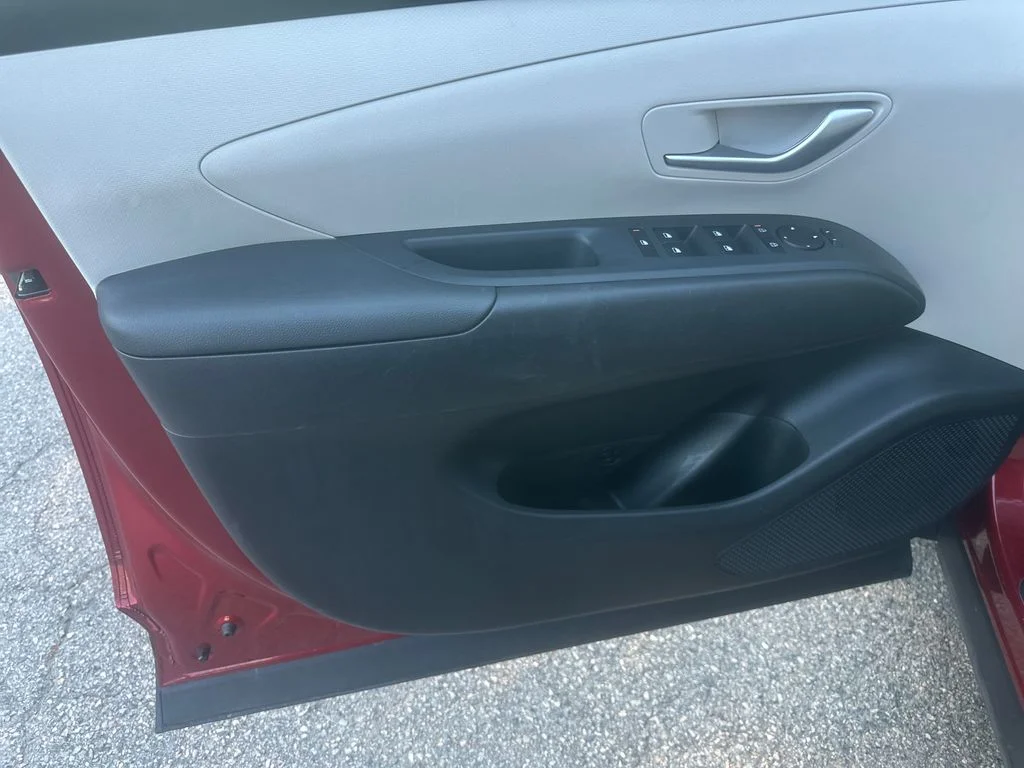 Used 2025 Red Hyundai SEL image 9