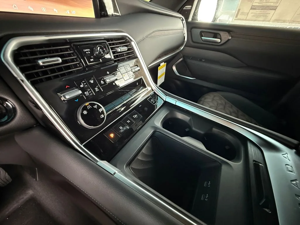 New 2026 Black Nissan Platinum image 22