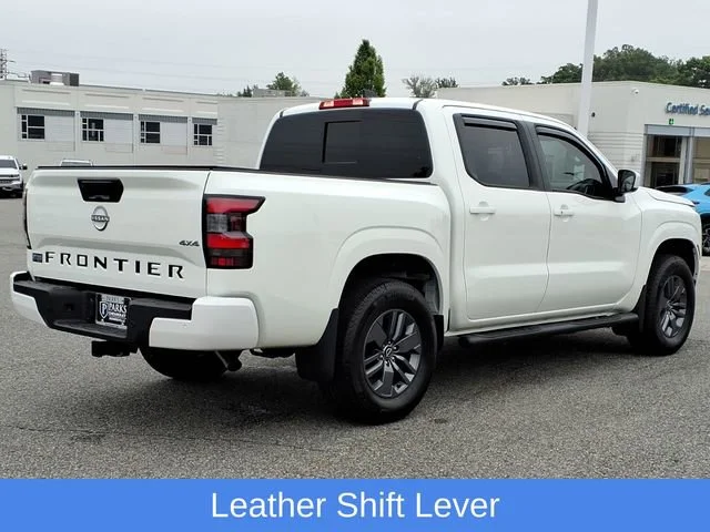 Used 2025 White Nissan Crew Cab SV 4x4 image 31