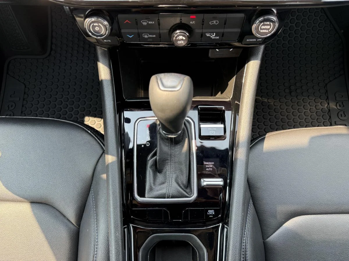 Used 2025 Black Jeep High Altitude image 23