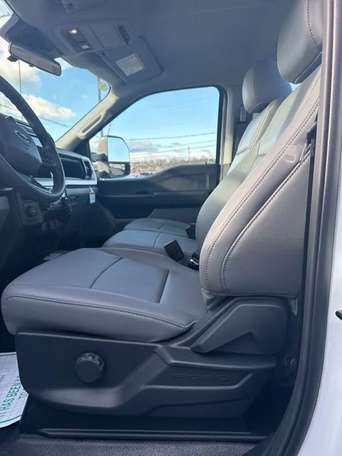 2026 Ford F-550 Super Duty Chassis Cab XL - Photo 10