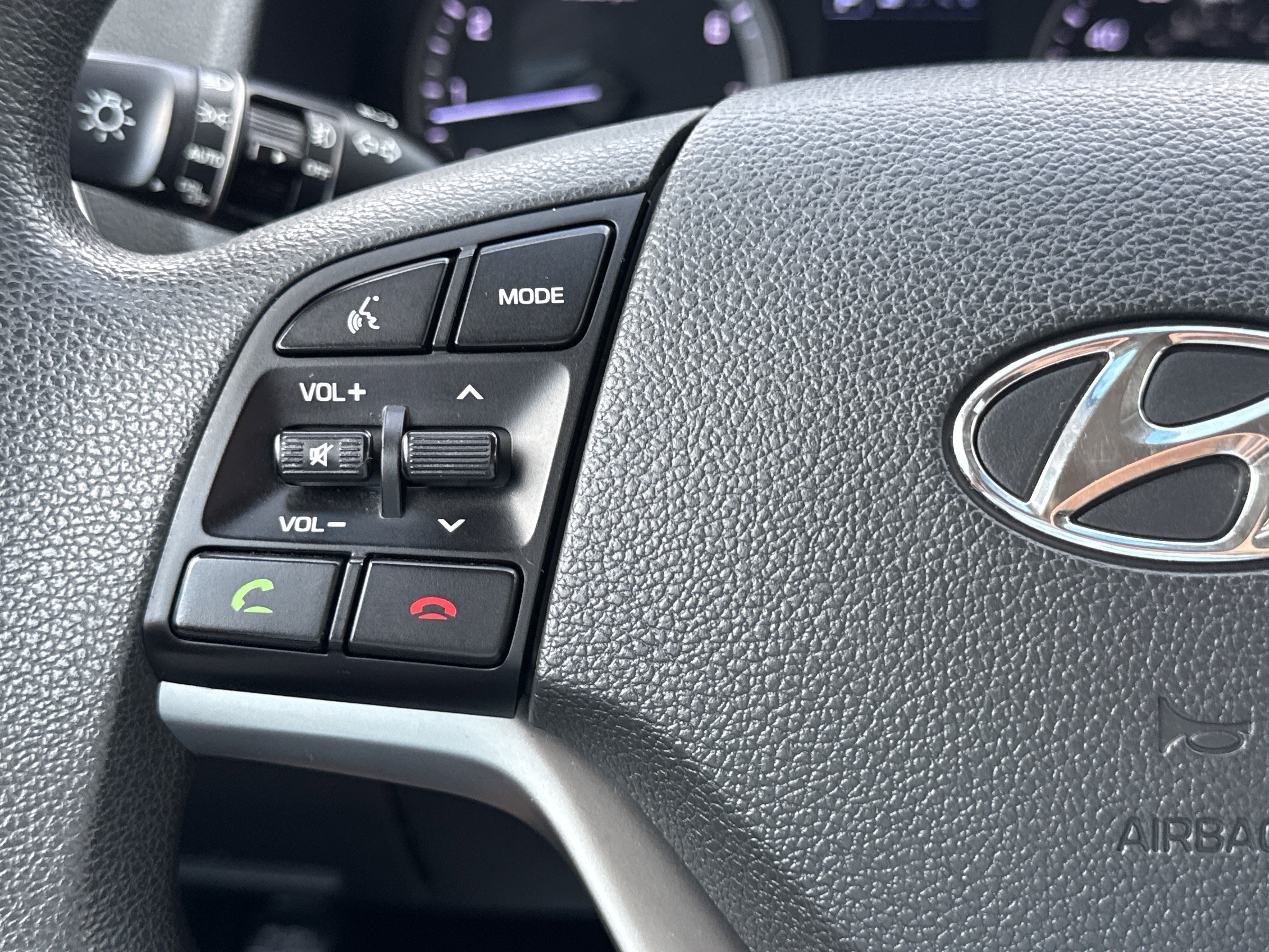 Used 2017 Caribbean Blue Hyundai SE image 17