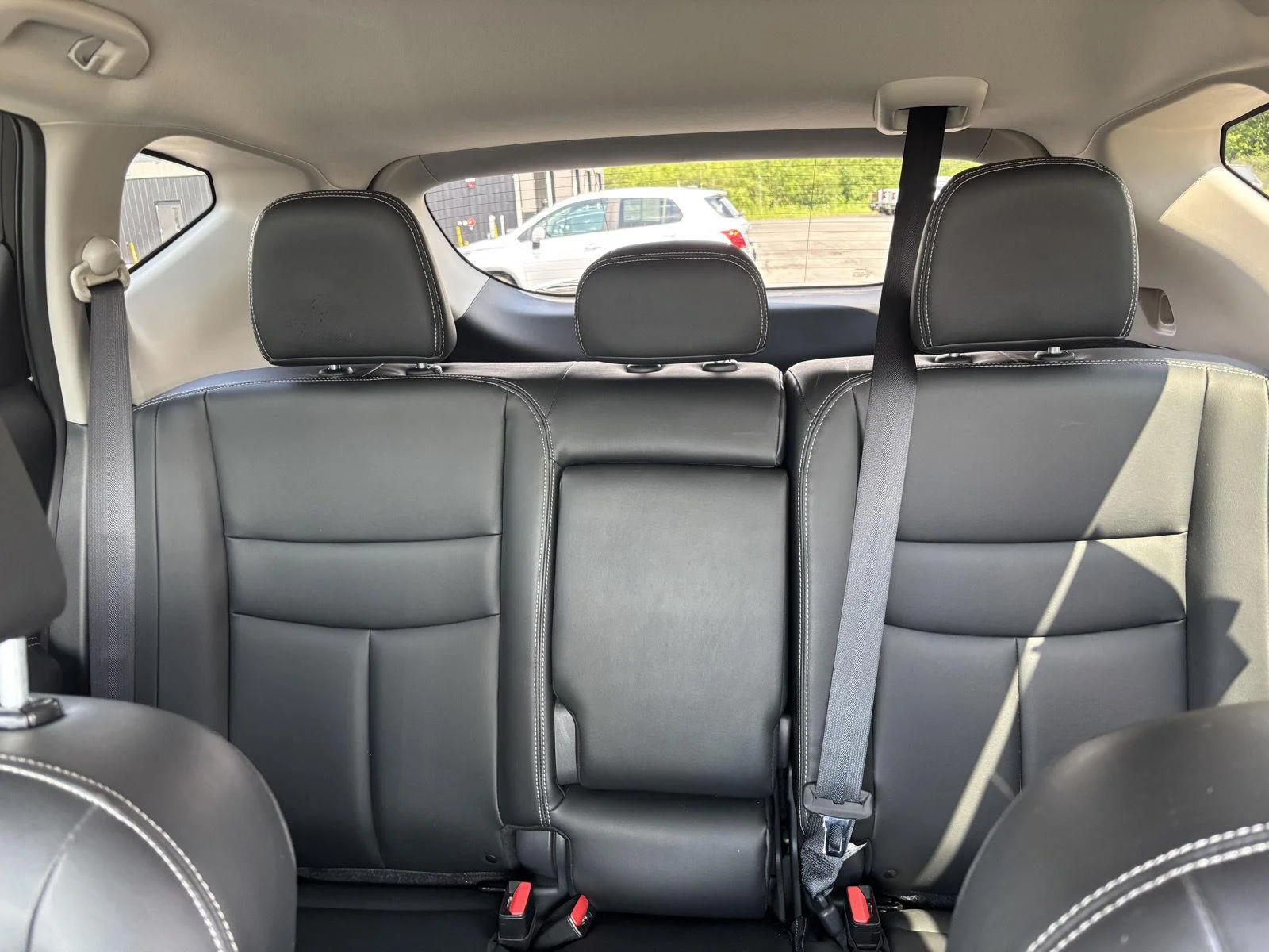 Used 2023  Nissan SV image 25