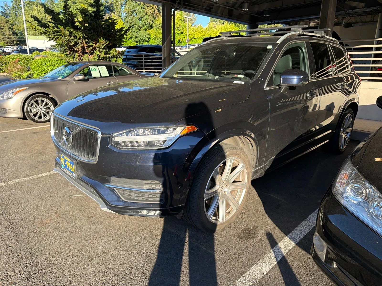 Used 2019 Blue Volvo T6 Momentum image 1