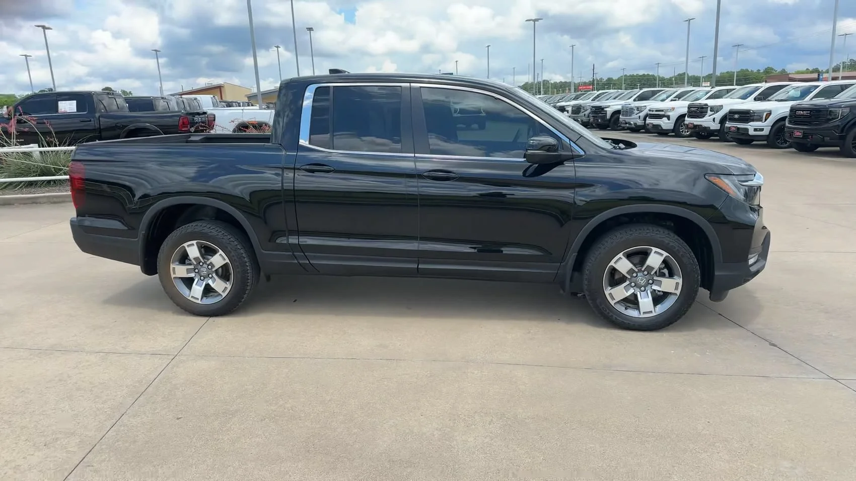 Used 2025 Black Honda RTL image 2