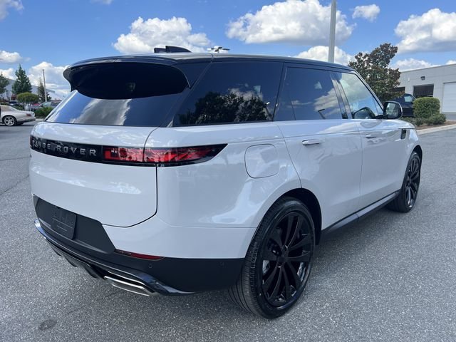 New 2026 Borasco Grey Land Rover SE image 5