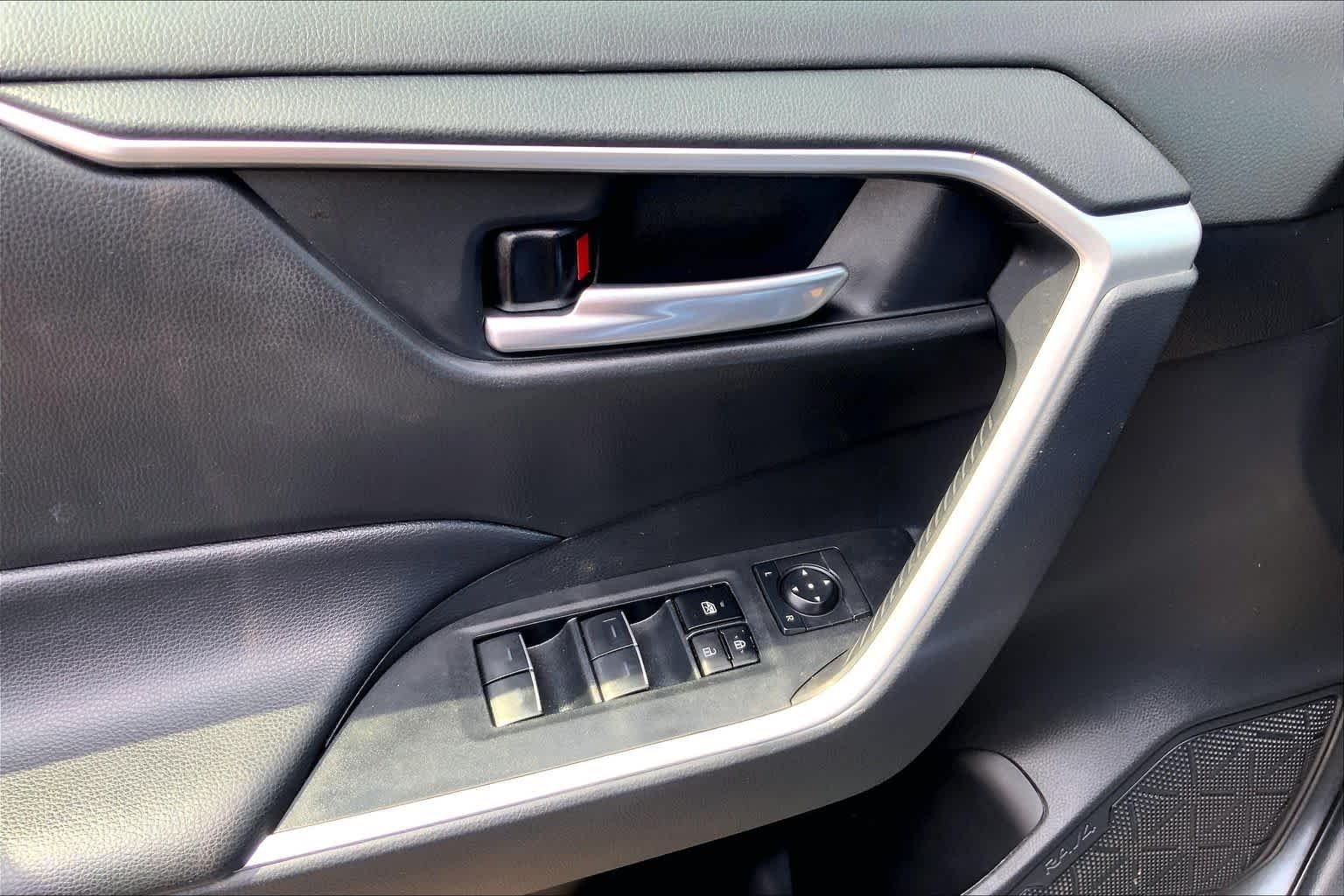 Used 2024 Magnetic Gray Metallic Toyota Hybrid XLE image 36