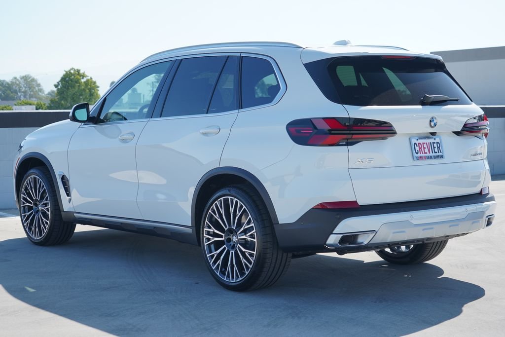 New 2026 Alpine White BMW sDrive40i image 7