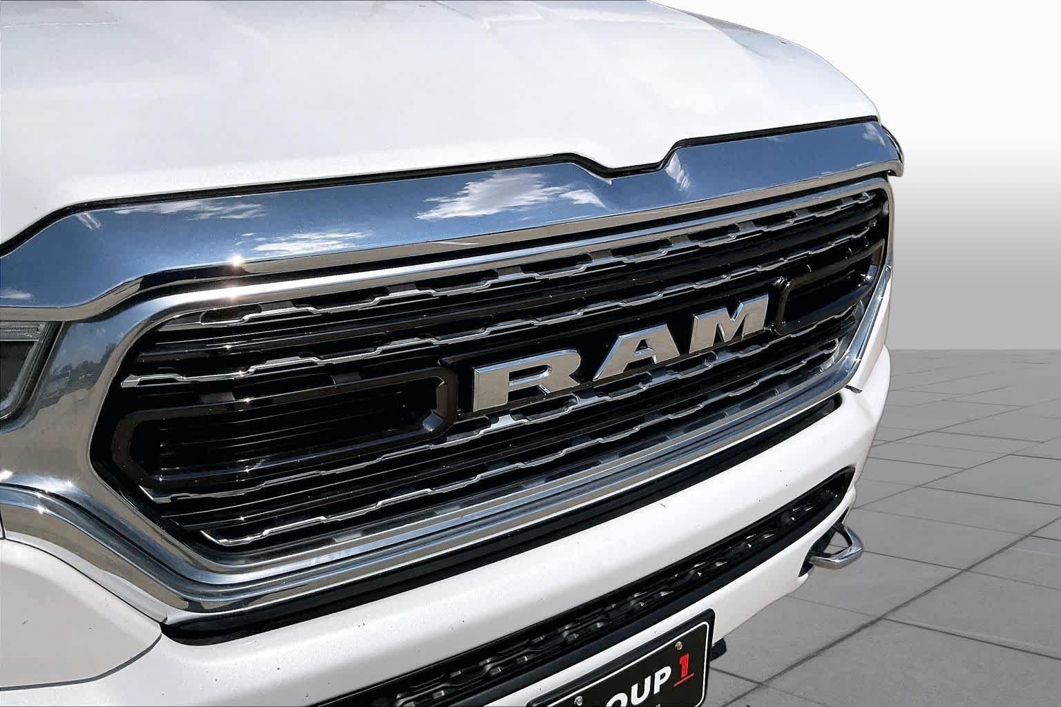 Used 2019 Ivory White Tri-Coat Pearlcoat Ram Limited image 28