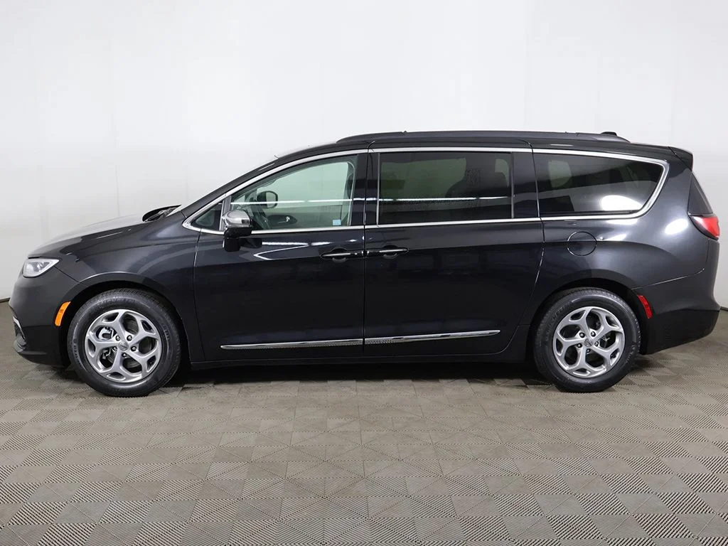 Used 2023 Black Chrysler Limited image 22
