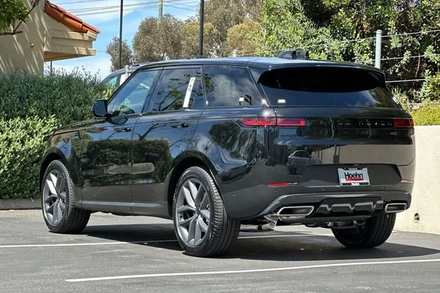 New 2026 Santorini Black Land Rover SE image 3