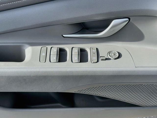 Used 2026 Gray Hyundai SEL Sport image 17