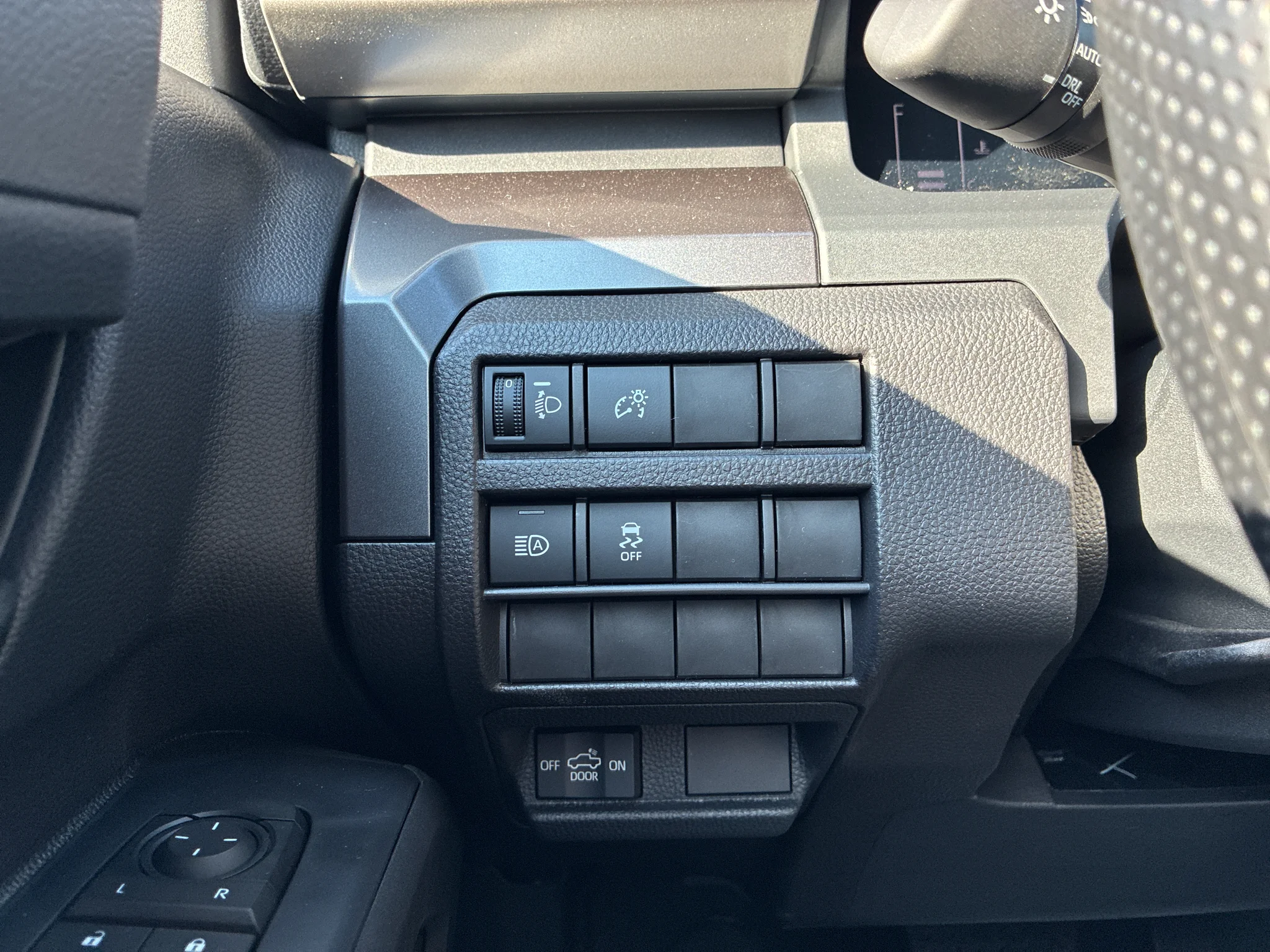 2026 Toyota Tacoma SR5 - Photo 24