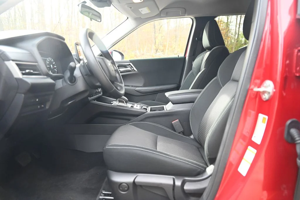 Used 2024 Red Mitsubishi ES image 18