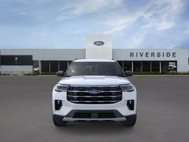 New 2026 Space White Metallic Ford Active image 6