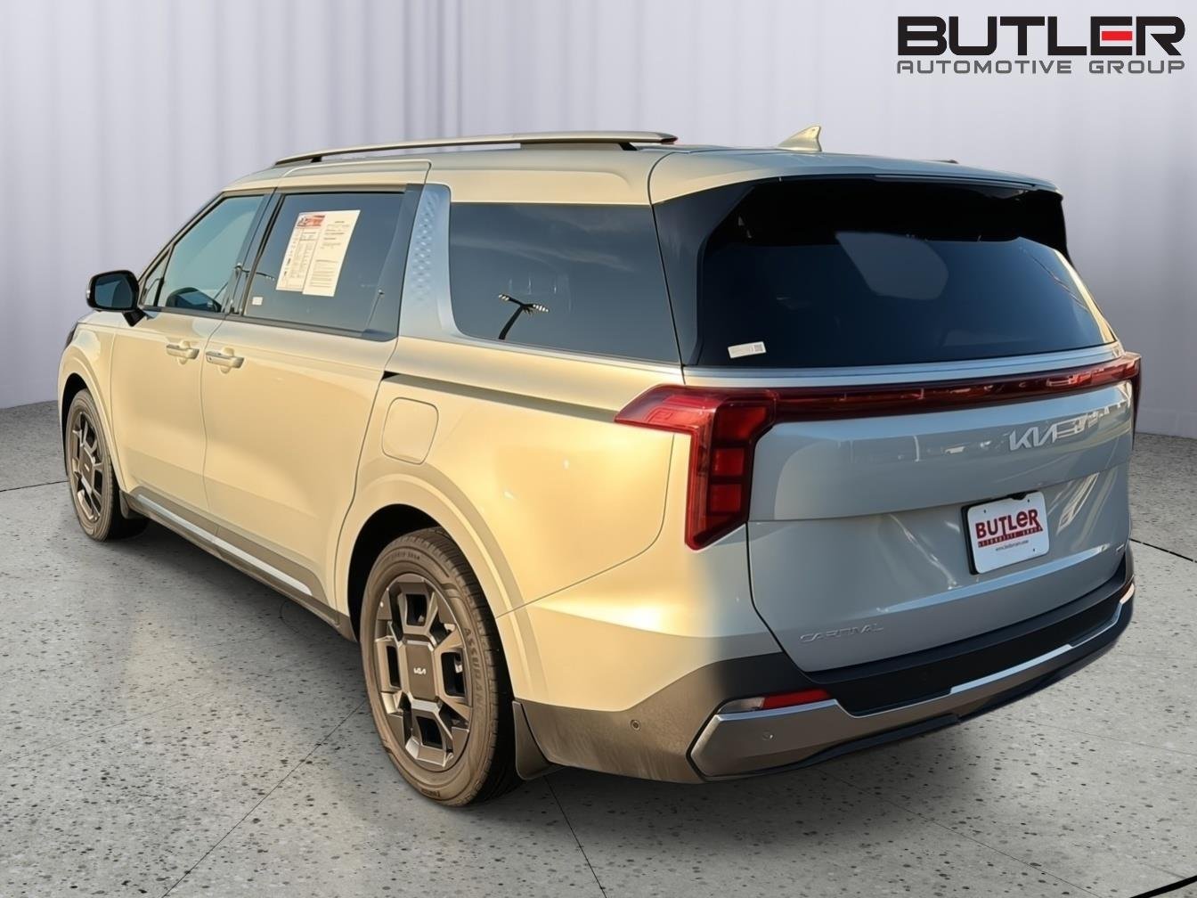 Used 2025 Ivory Silver Gloss Kia SX image 4