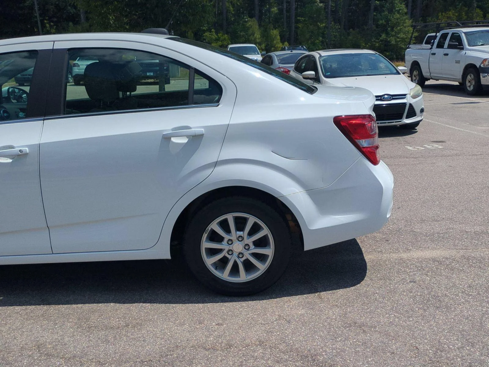 Used 2018  CHEVROLET LT image 11