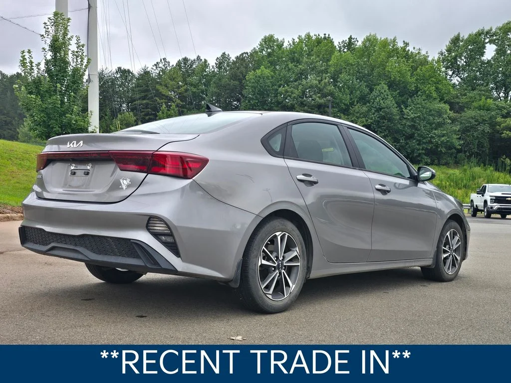 Used 2023 Gray Kia LXS image 3