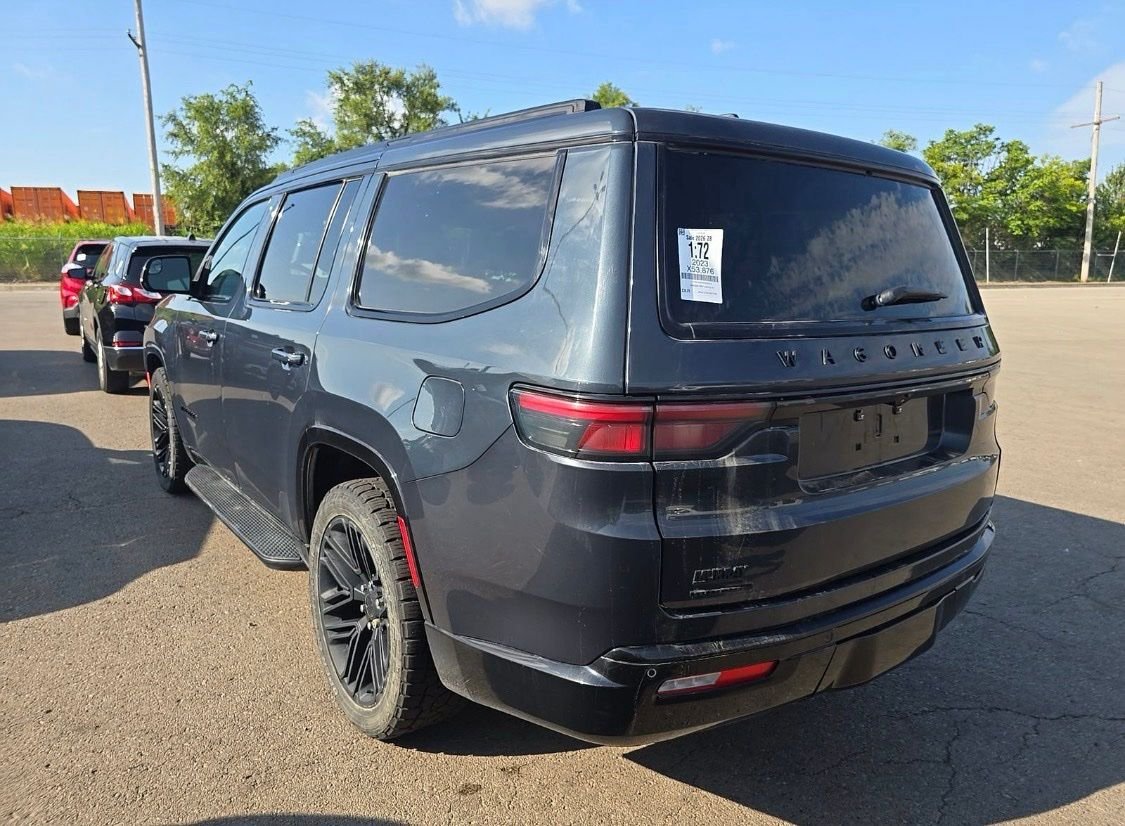 Used 2023 Blue Jeep Series II image 3