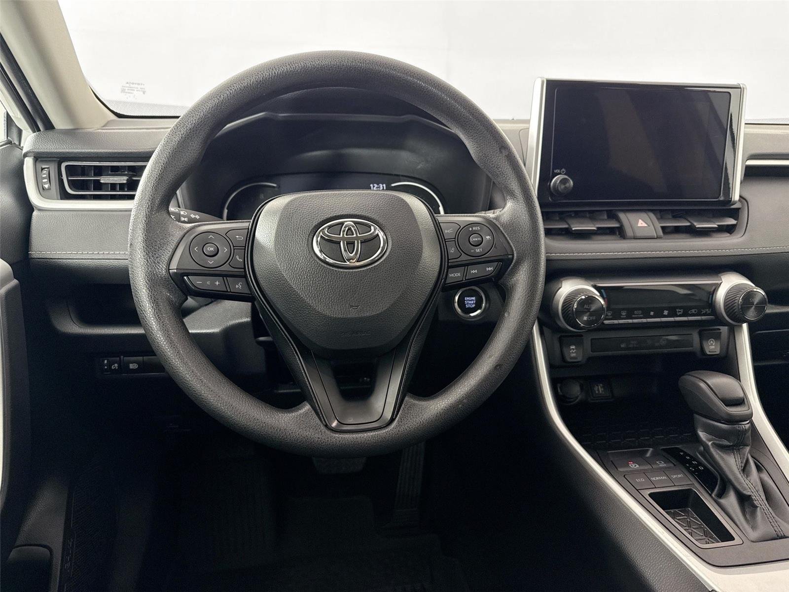 Used 2025 Ice Cap Toyota XLE image 29
