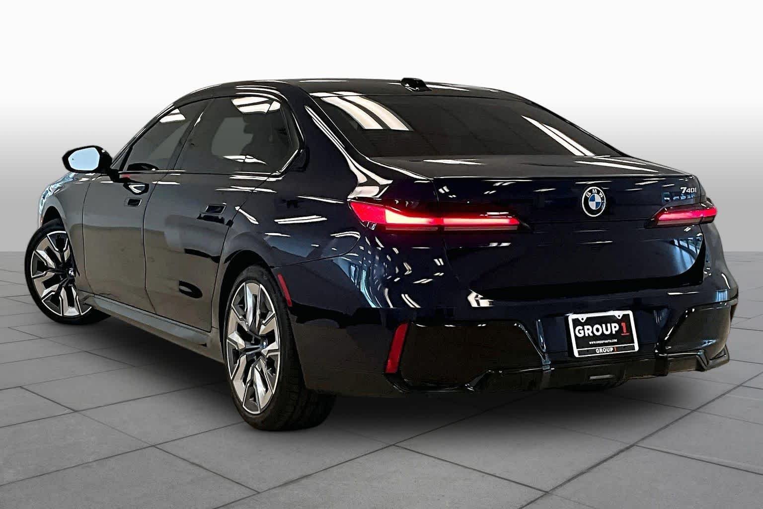 Used 2025 Tanzanite Blue II Metallic BMW 740i image 10