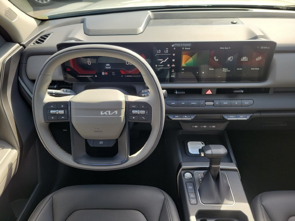 New 2027 Ivory Silver Kia EX image 19