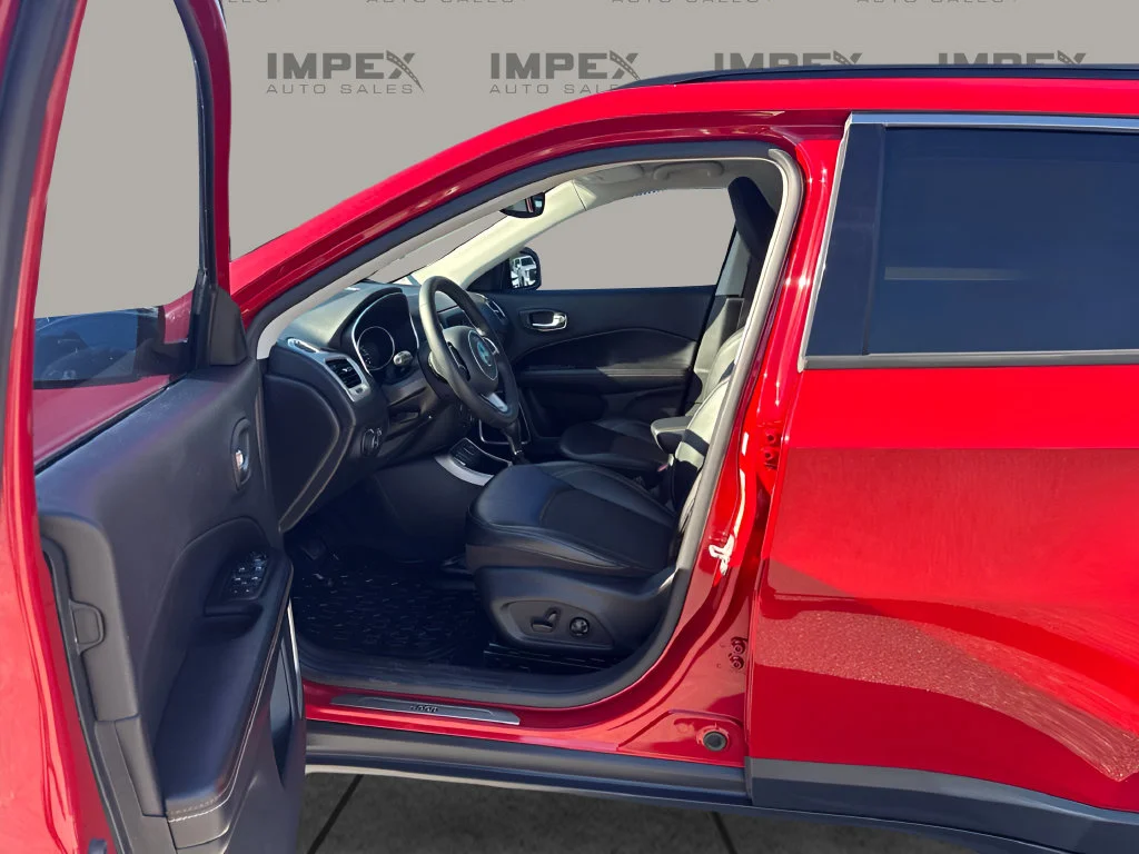 Used 2019 Red Jeep Latitude image 29