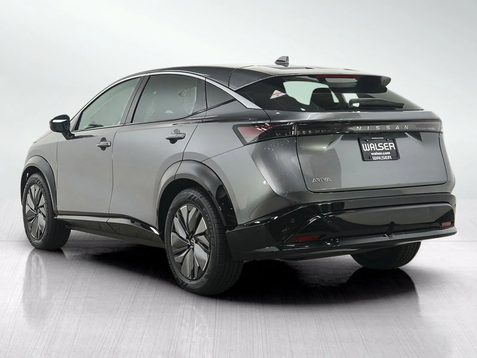 Used 2025 Gun Metallic Nissan ENGAGE image 3