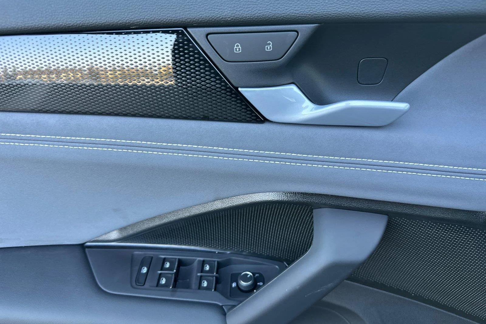 New 2026 Monterey Blue Pearl Volkswagen SE image 11