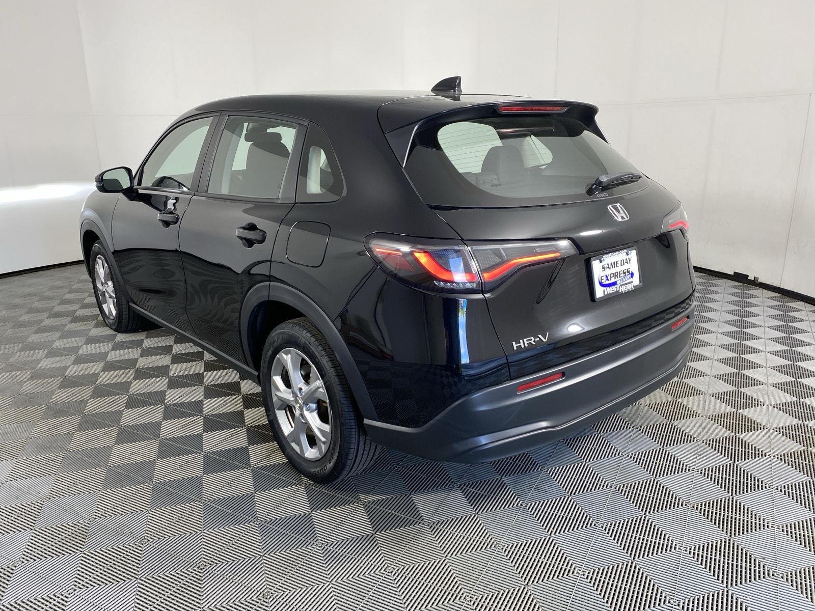 Used 2023 Crystal Black Pearl Honda LX image 5