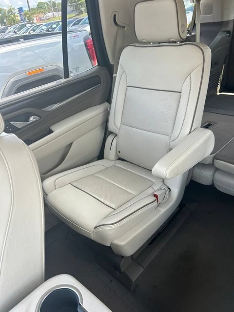 2024 GMC Yukon Denali - Photo 8