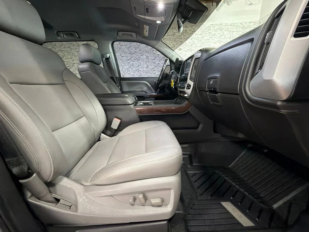 Used 2018 Quicksilver Metallic GMC SLT image 11