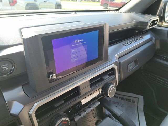Used 2025  Toyota SR5 image 16
