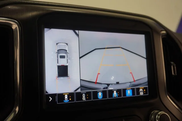 Used 2021 BLACK GMC AT4 image 34